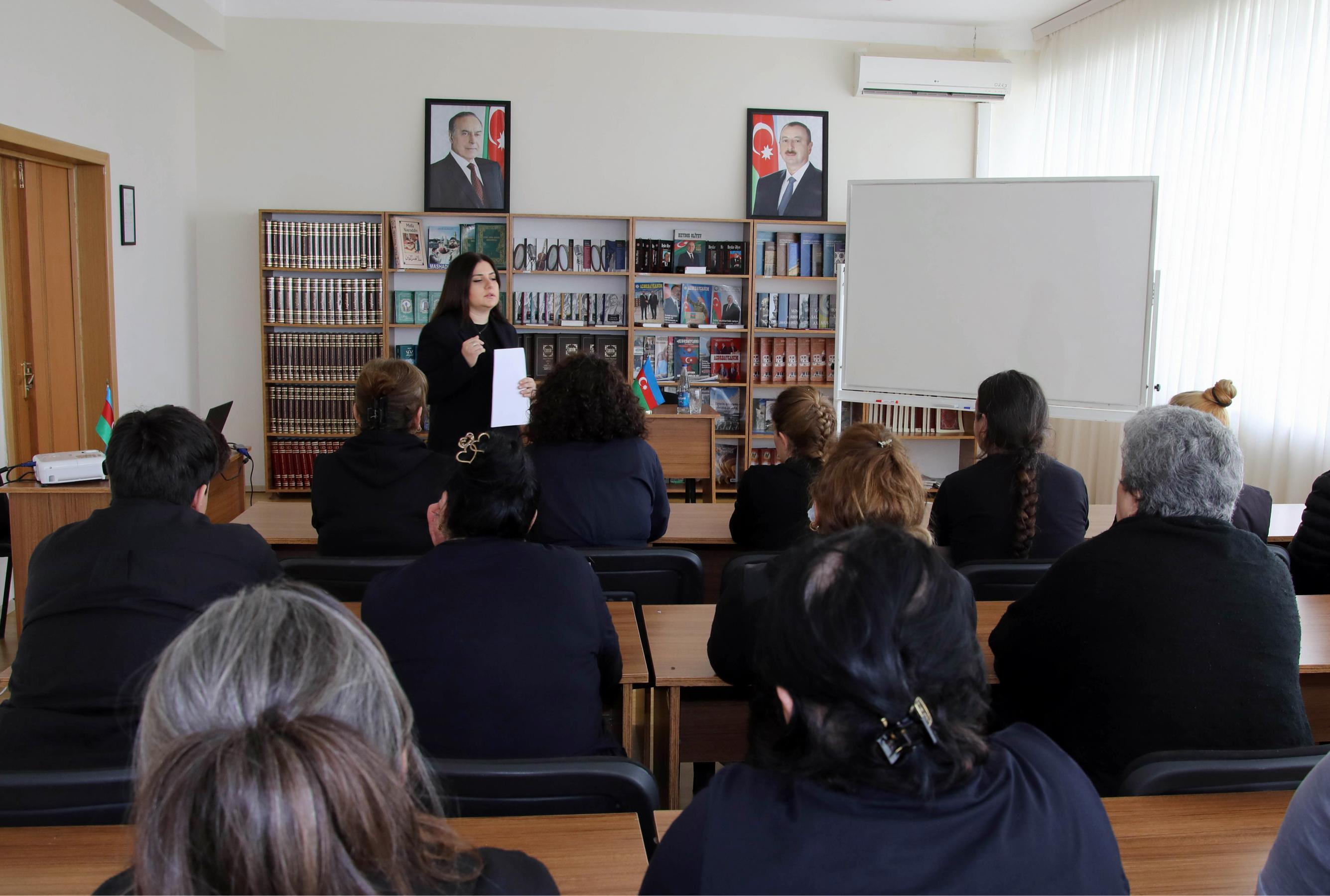 Cəza müddətinin sonuna az qalmış qadın məhkumlarla görüş təşkil edilib